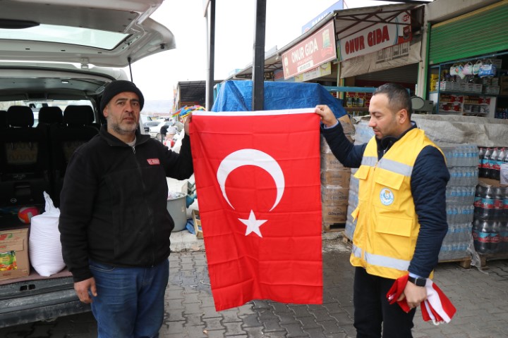 Şanlıurfa’da Haliliye Belediyesi’nden Anlamlı Bayrak Çalışması (1) (Küçük)