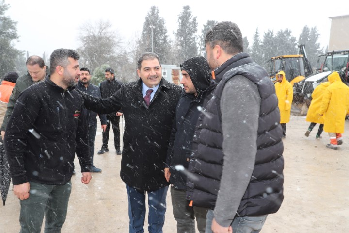 Şanlıurfa’da Kar Uyarısı Sonrası Haliliye Ekipleri Sahaya İndi (1) (Küçük)