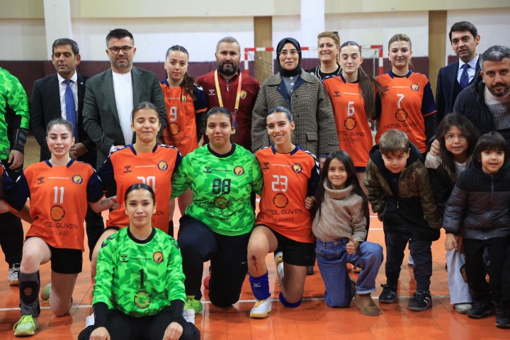 Asuman Yazmacı’dan Güneşin Çocukları’na Tebrik Mesajı!