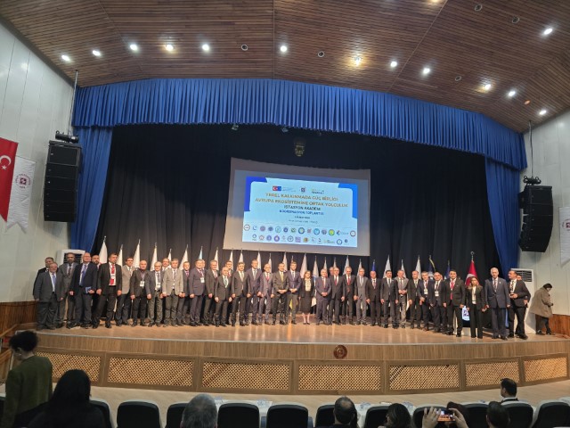 Aw636760 01 (Küçük)