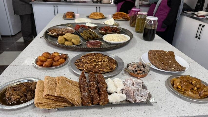 Şanlıurfa Siverek’te Ramazan Bereketi: Kadınlar Yöresel Lezzetlerle Kazanç Sağlıyor