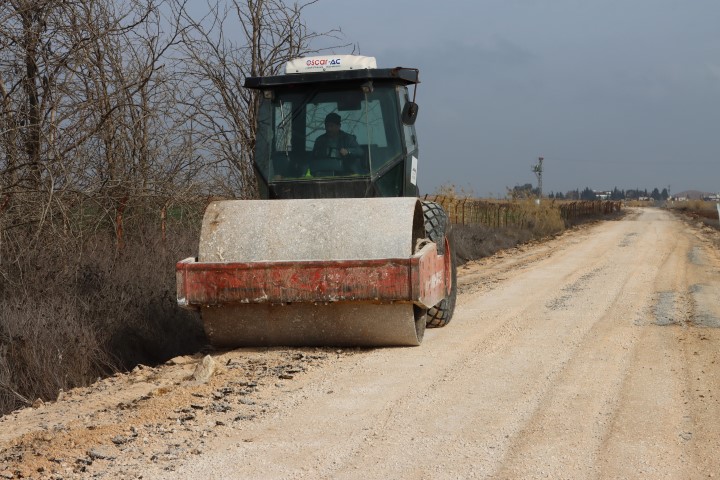 Harran–Akçakale Grup Yolunda Hummali Çalişma Sürüyor (1) (Small)