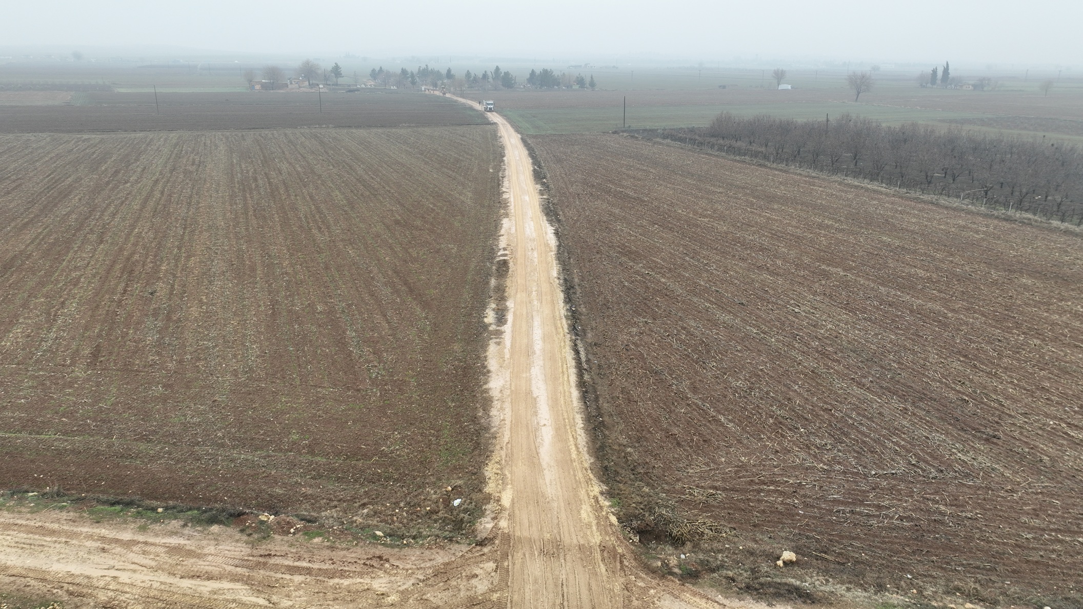 Şanlıurfa Büyükşehir Belediyesi Suruç’ta Mezarlık Yolu Çalışmalarına Başladı (2)