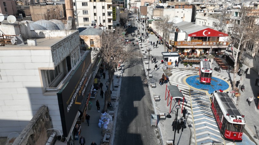 Şanlıurfa Divanyolu Caddesi’nde İlk Etap Asfalt Çalışmaları Tamamlandı!