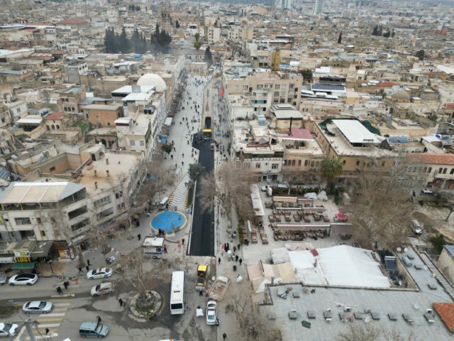 Şanlıurfa Divanyolu’nda Yayalaştırma Hamlesi: Tarihi Güzergâhta Asfalt Serimi!