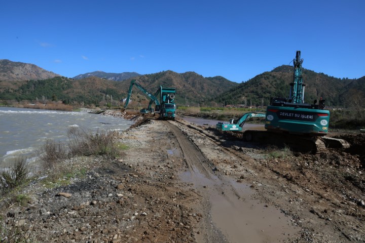 Tarım Ve Orman Bakan Yardımcısı Ebubekir Gizligider, Muğla’da Taşkın Bölgelerinde Incelemelerde Bulunarak Son Yağışların Ortalamaların Üzerinde Gerçekleştiğini Açıkladı (4) (Küçük)