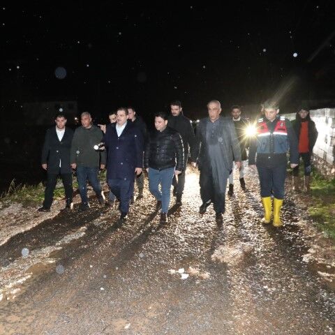 Şanlıurfa Haliliye’de Gece Boyu Sel Mesaisi!