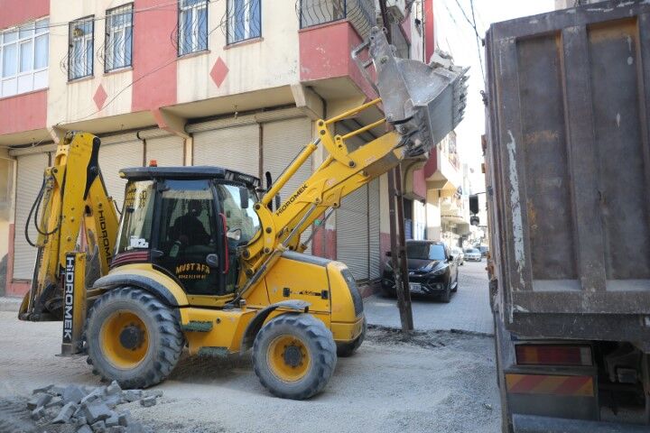 Şanlıurfa Eyyübiye’de Yol Ve Parklarda Büyük Yenileme!