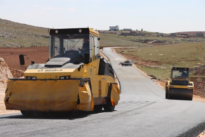 Halfeti̇–Bozova Grup Yolundaki̇ Asfalt Çalişmalarinda Sona Geli̇ndi̇ (5) (Küçük)