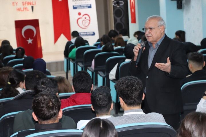 Şanlıurfa Karaköprü Belediyesi’nden Gençlere Öfke Kontrolü Semineri