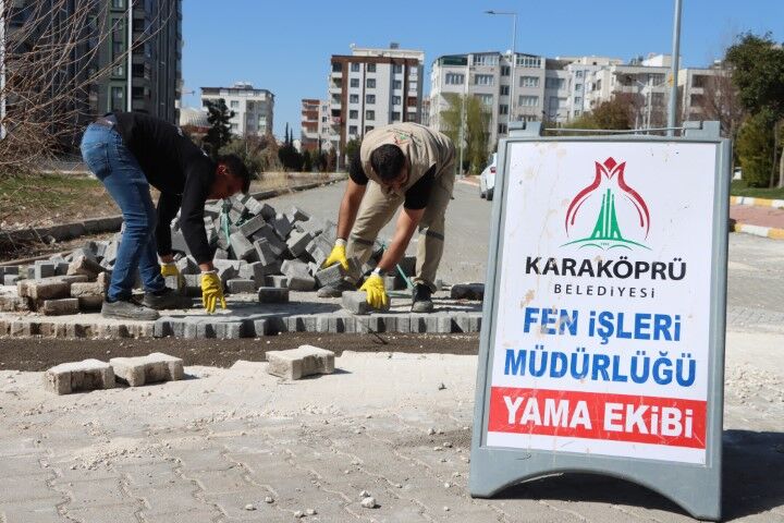 Şanlıurfa Karaköprü’de Yollarda Bakım Ve Onarım Çalışması