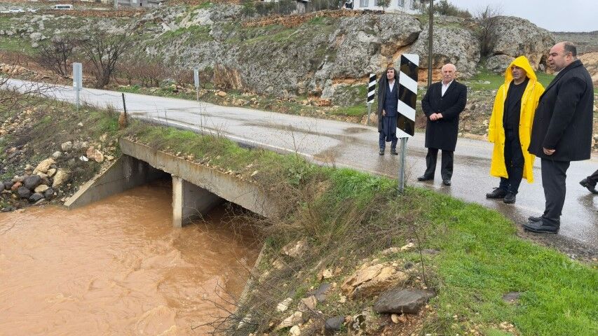 Karaköprü’de Yağış Mesaisi: Başkan Sahada