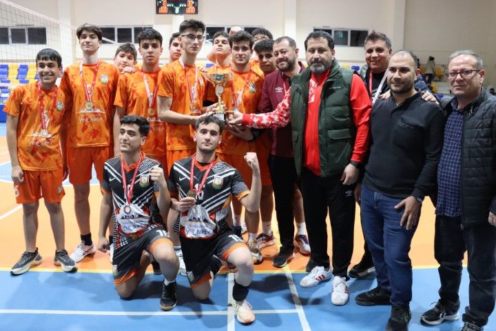 Şanlıurfa’da Yıldız Erkekler Voleybol Finalinde Şampiyon B Takımı Oldu