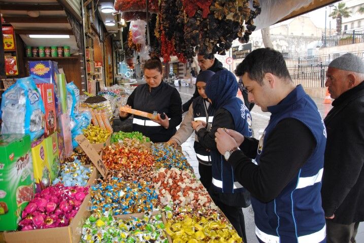 Şanlıurfa Büyükşehir Zabıtası Bayram Öncesi Rafları Denetledi!