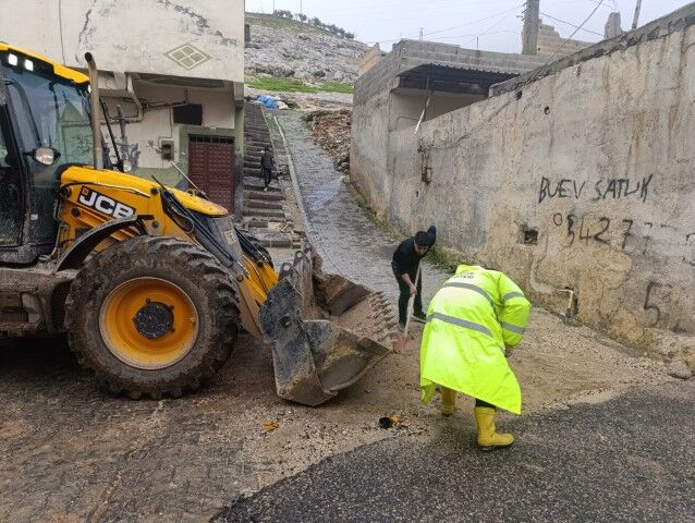Şanlıurfa Eyyübiye’de Taşkın Riskine Karşı Yoğun Mesai