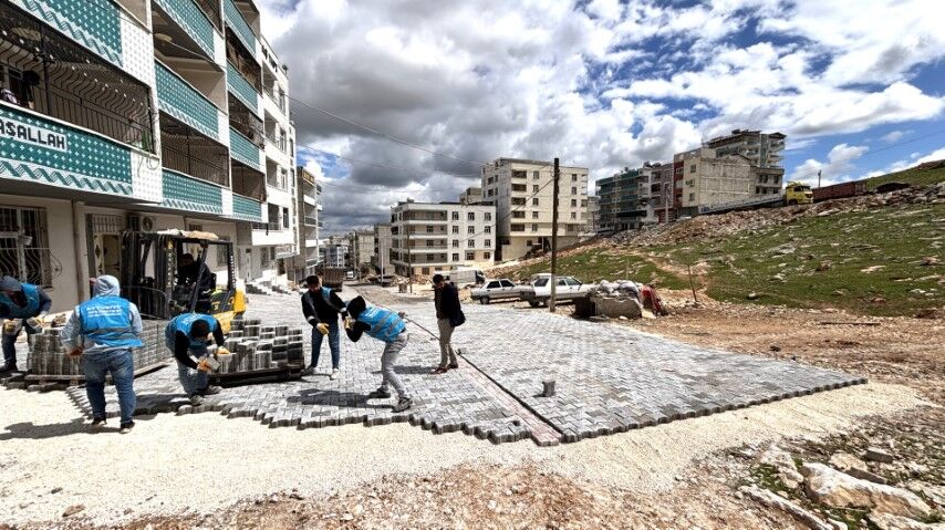 Şanlıurfa Eyyübiye’de Yeni Yerleşim Alanlarına Ulaşım Rahatlıyor!