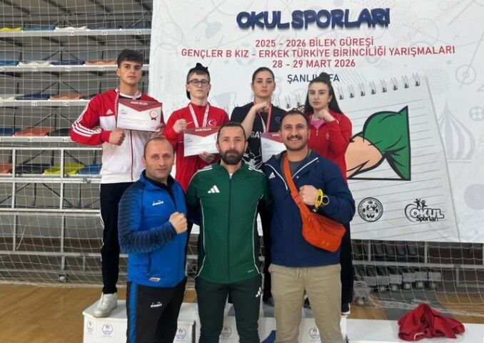 Şanlıurfa’da Bilek Güreşi Heyecanı! Bayburt’tan Türkiye Şampiyonluğu