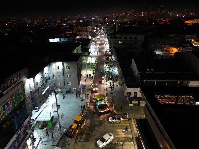 Şanlıurfa’da Divanyolu Caddesi’nde İkinci Etap Renkli Asfalt Çalışması Tamamlandı (1) (Küçük)