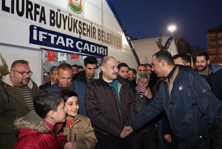 Şanlıurfa’da Rabia Meydanı’nda Ramazan Sofrası: Başkan Gülpınar Vatandaşlarla Buluştu!