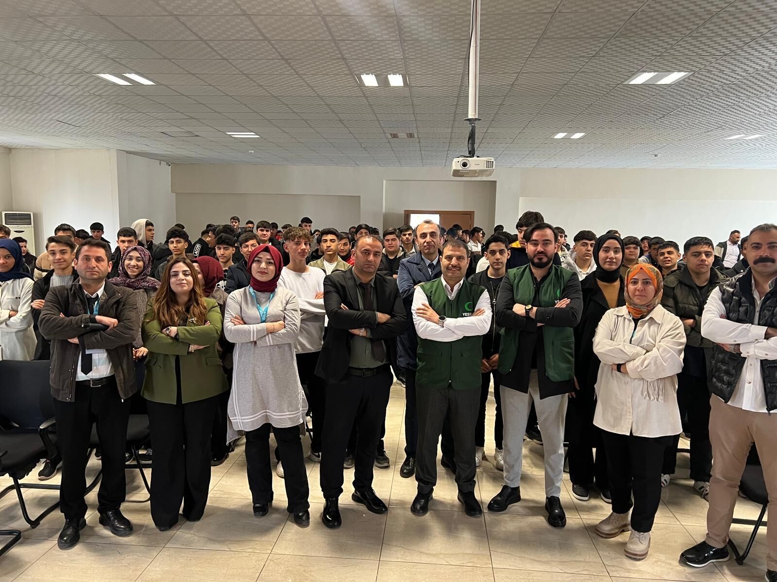 Yeşilay Haftası’nda Öğrencilere Madde Bağımlılığı Eğitimi