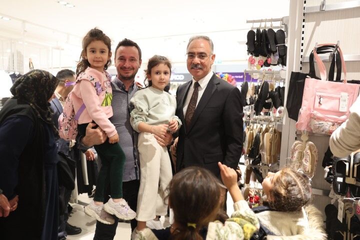 Yetim Çocuklara Bayramlık Sürprizi Şanlıurfa’da Yaşandı6 (Küçük)