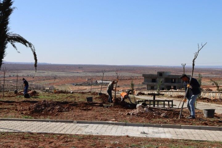 Yukarigöklü Kent Parki Yeşi̇le Bürünüyor (4) (Küçük)