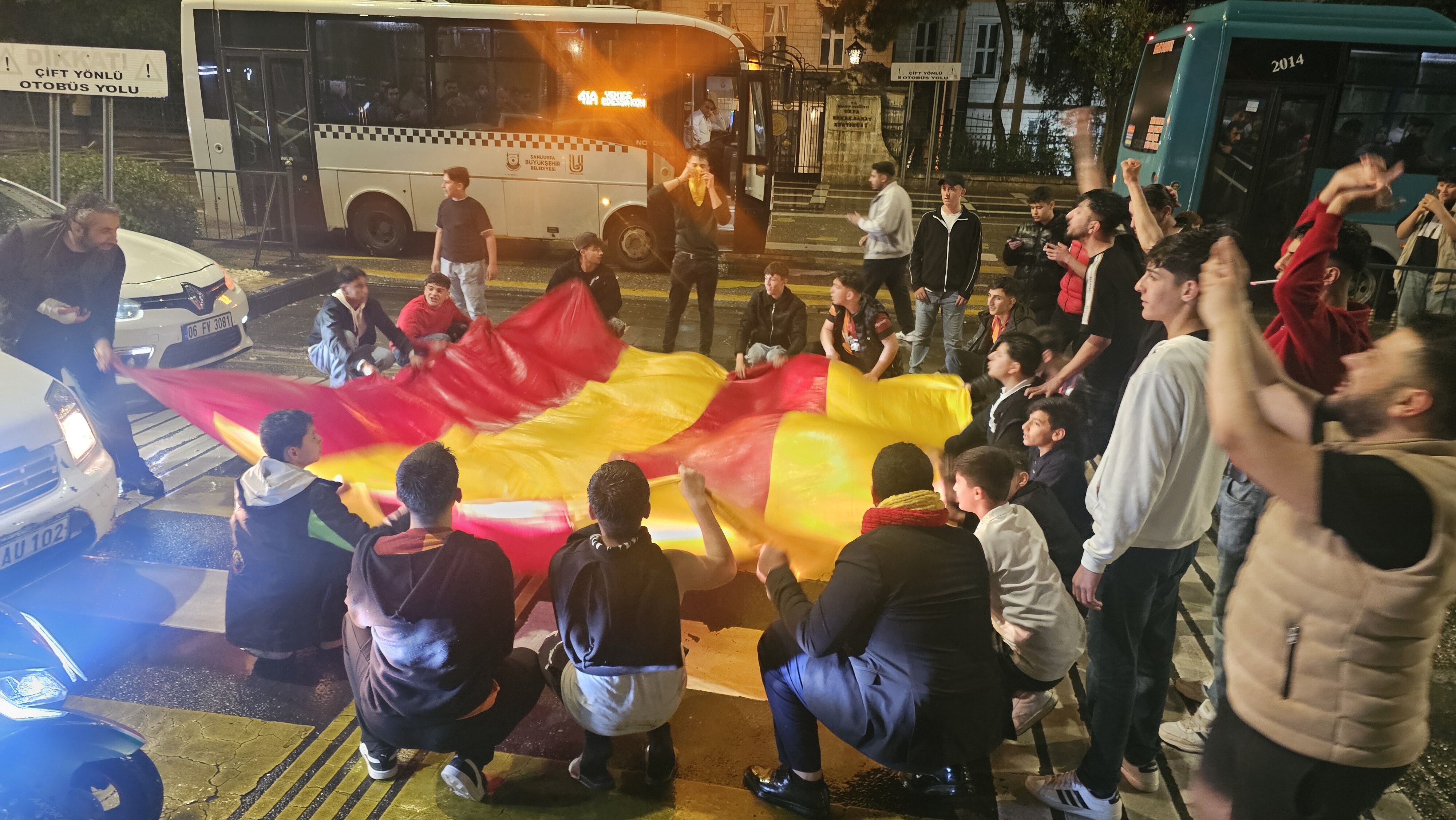 Galatasaray’dan Derbide Farklı Galibiyet: Şanlıurfa’da Coşkulu Kutlamalar