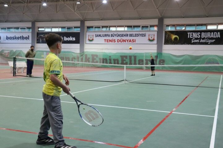 23 Ni̇san Teni̇s Turnuvasi Başladi (2) (1) (Küçük)