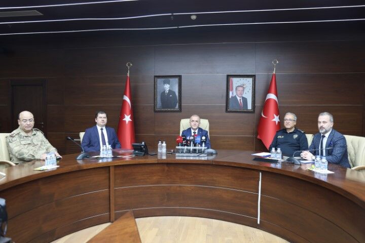 Aw685128 02 (Küçük)