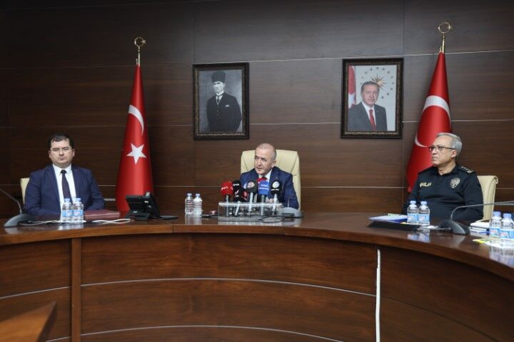 Aw685128 03 (Küçük)