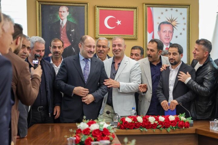 Başkan Gülpinar, Suruçlu Muhtarlarin Talepleri̇ni̇ Di̇nledi̇ (1) (Küçük)