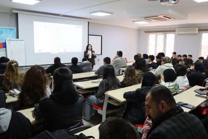 Büyükşehi̇r’den Gençlere Gelecek Odakli Eği̇ti̇m Hamlesi̇ (10) (Küçük)