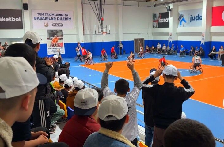 Güneydoğu Derbi̇si̇ni̇n Kazanani Şanliurfa Büyükşehi̇r Oldu (3) (Küçük)-1