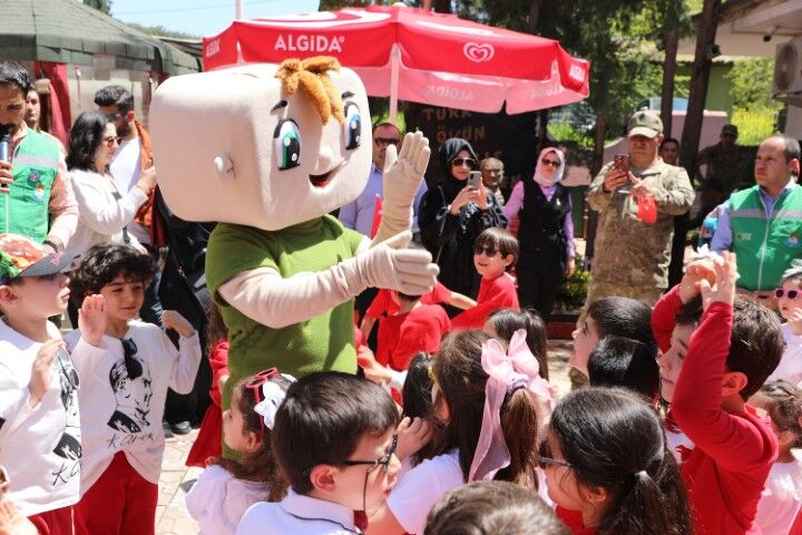 Hali̇li̇ye’de Mi̇ni̇kler 23 Ni̇san Coşkusunu Yaşadi (2) (Küçük)