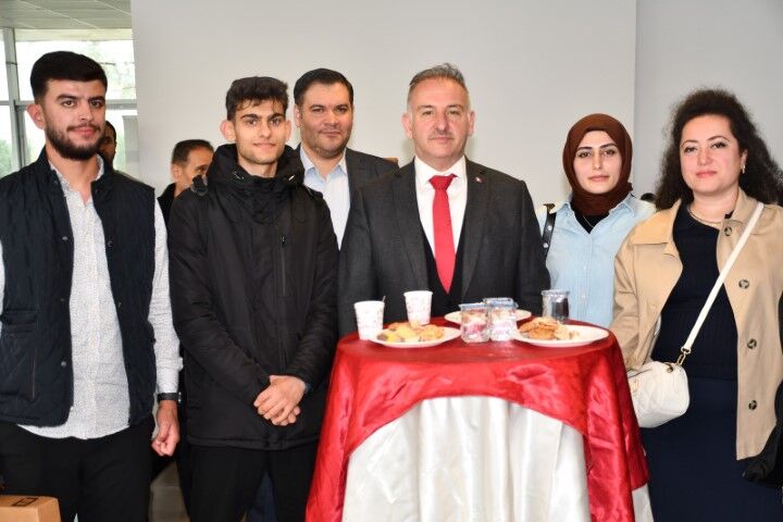 Harran Üniversitesi’nde Akademik Dönüşüm (4) (Küçük)