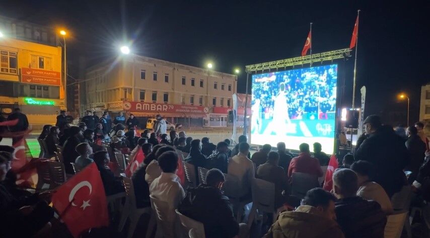 Şanlıurfa Gençleri Türkiye-Kosova Maçını Birlikte Seyretti