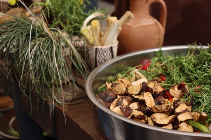 Ömür Akkor, Karahantepe’de 12 Bin Yıllık Neolitik Menü Hazırladı2 (Küçük)