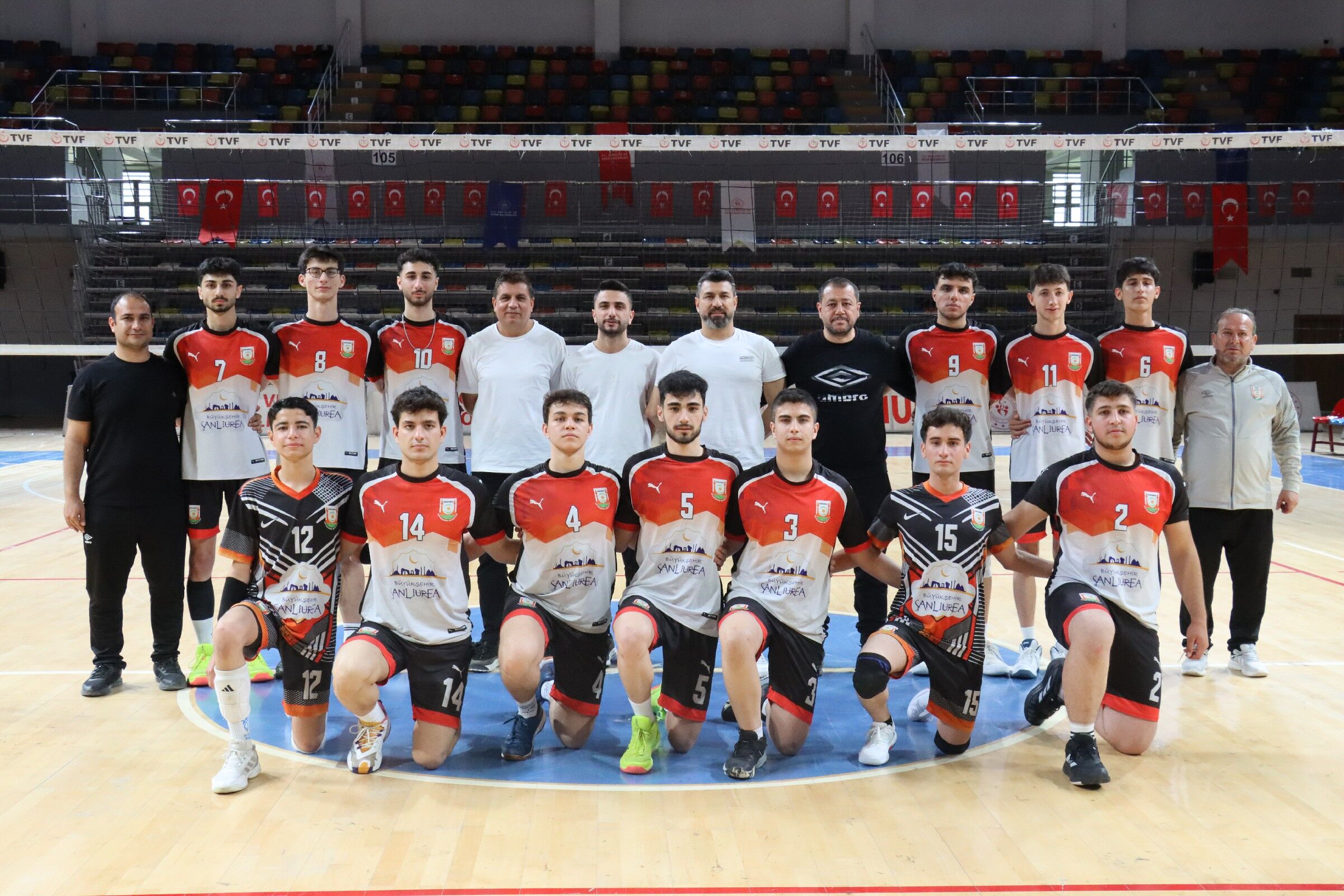 Şanlıurfa BB Voleybol takımından başarı kombosu