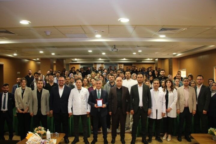 Şanlıurfa Eğitim Ve Araştırma Hastanesi’nde Başhekimlikte Devir Teslim Gerçekleştirildi (1) (Küçük)