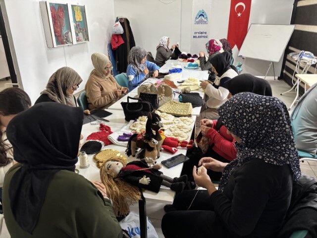 Şanlıurfa Eyyübiye’de Kadınlar Hem Öğreniyor Hem Kazanıyor!