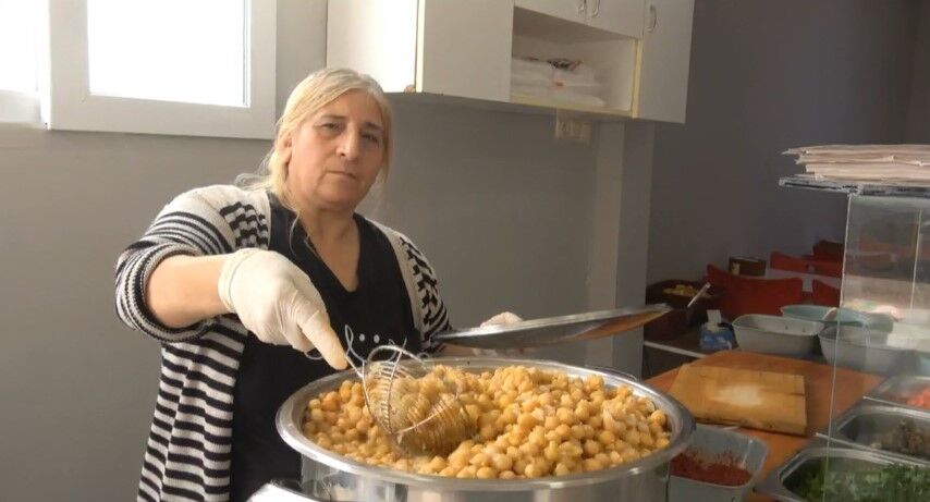 Şanlıurfa Usulü Nohut Dürüm İskenderun’da Vatandaşların Gözdesi Oldu