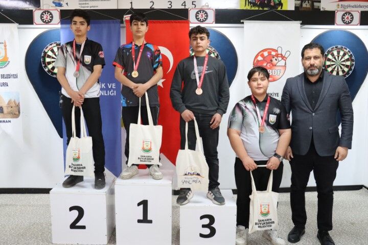 Şanlıurfa’da 23 Nisan’a Özel Dart Turnuvası: Şampiyonlar Belli Oldu