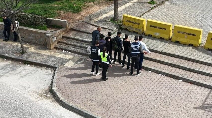 Şanlıurfa’daki Olayların Ardından Gaziantep’te Okul Çevrelerinde Sıkı Denetim (1) (Küçük)