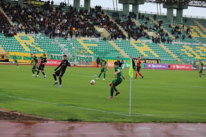 Şanlıurfaspor Kastamonuspor’u Gol Yağmuruna Tuttu: 5-2