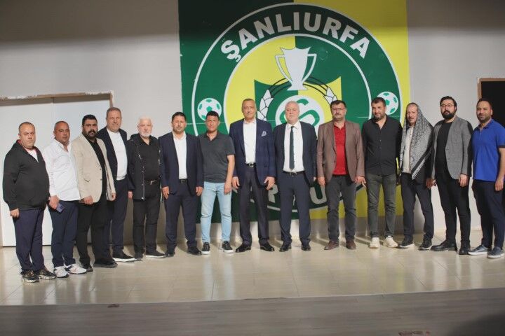 İş İnsanı Ali Yasak’tan Şanlıurfaspor’a Prim Desteği ve Moral Ziyareti