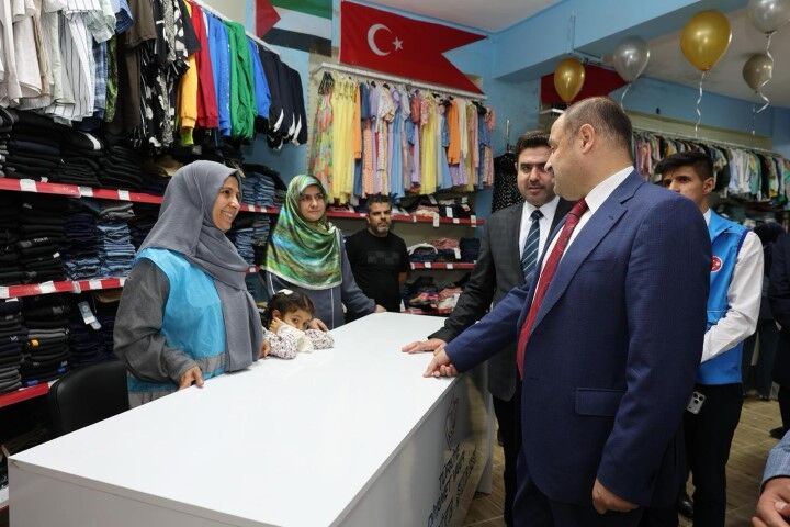 Başkan Gülpinar “İyi̇li̇k Çarşisi, Hayirli Bi̇r Hi̇zmetti̇r” (5) (Küçük)