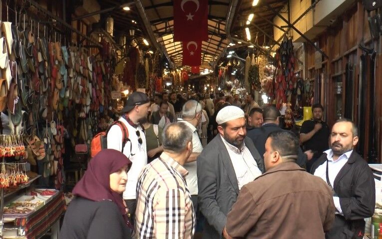 Gaziantep’te Kurban Bayramı Tatilinde Şanlıurfa Dahil 6 Ilden Tarihi Çarşılara Turist Akını (2) (Küçük)