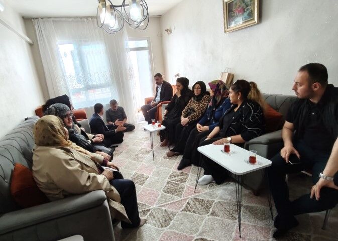 Hh9Vbzkxwamfhpo (Küçük)