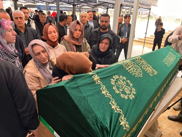 Kahramanmaraş’ta Almina Ağaoğlu Gözyaşlarıyla Uğurlandı (1) (Küçük)