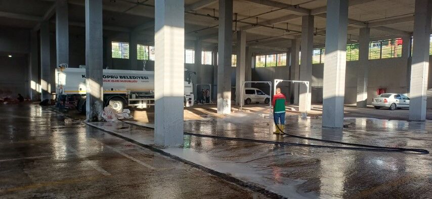 Karaköprü Belediyesi’nden Kurban Alanlarında Yoğun Mesai